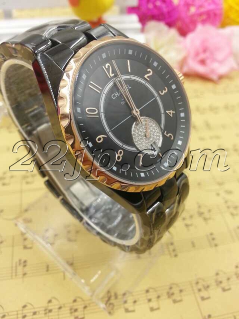 シャネル時計背面デザイン